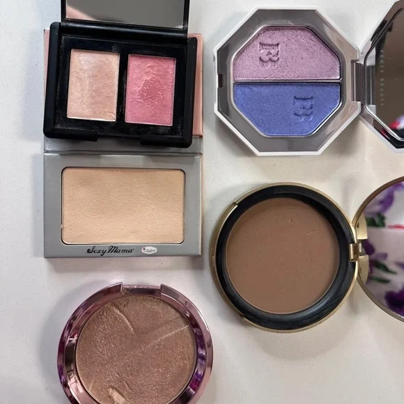 Makeup bundle - Picture 2 of 3